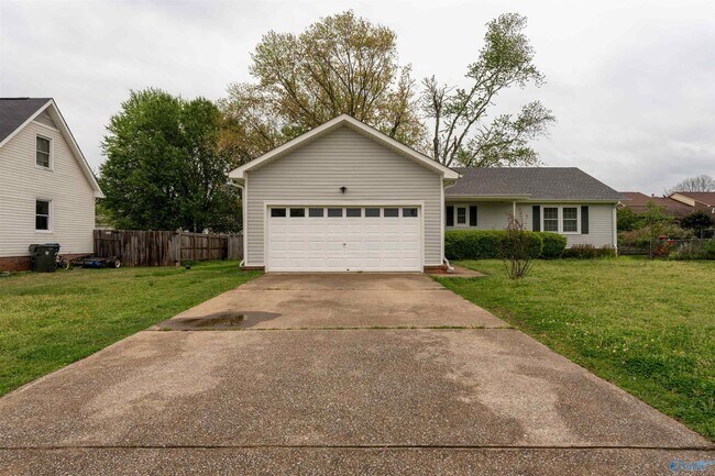 Building Photo - 104 Westminster Way