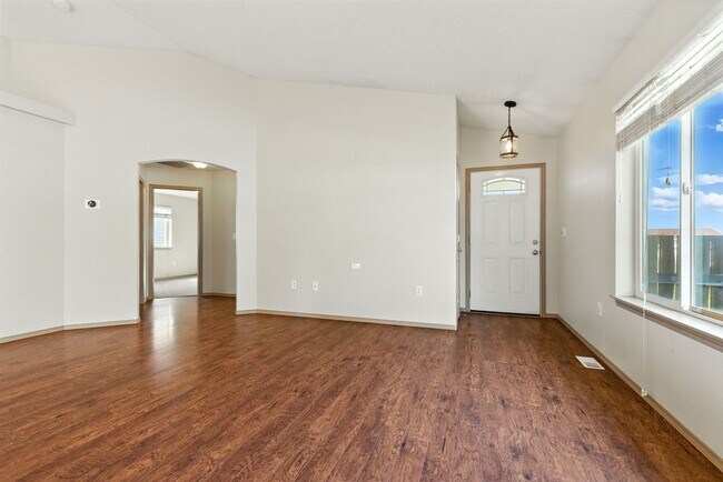 Building Photo - Charming 3 Bedroom Spokane Valley Home – Available Now!
