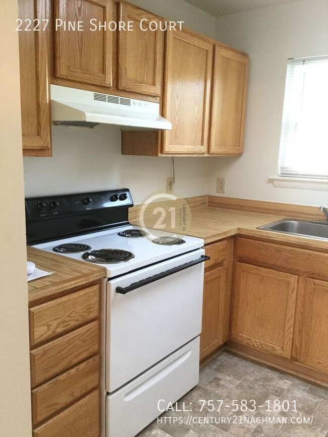 Building Photo - 2227 Pine Shore Ct