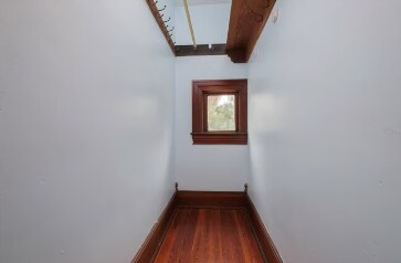 Building Photo - 735 E University Ave