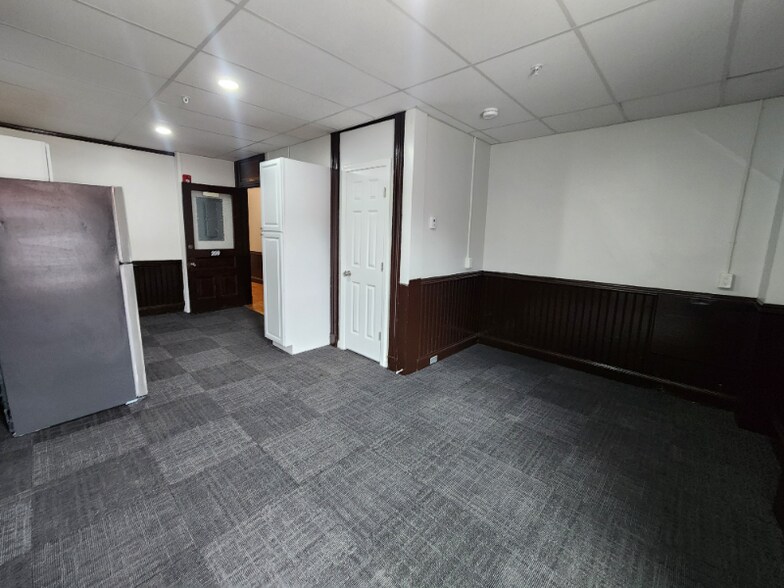 Building Photo - 18 Langdon St