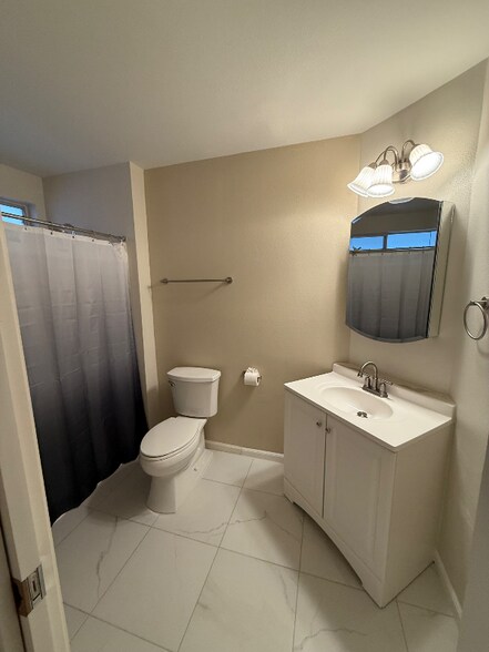 Building Photo - 10325 W Cameo Dr