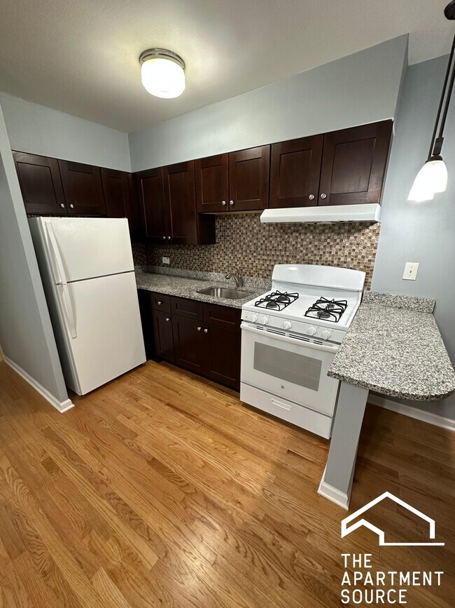 Building Photo - 8504 Waukegan Rd