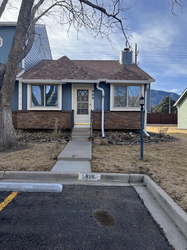 Building Photo - 886 London Green Way