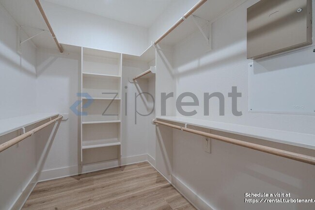 Building Photo - 2852 Cline St