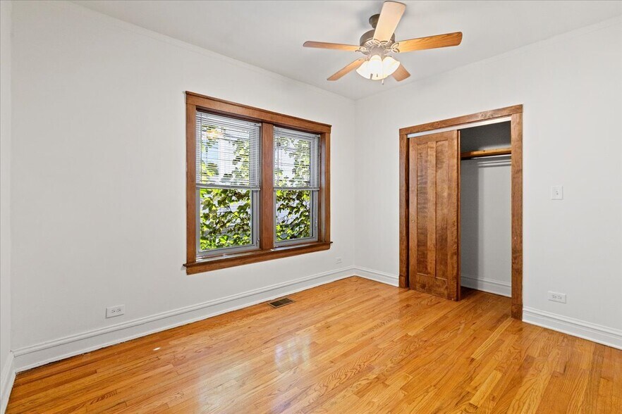 Building Photo - 3546 N Bosworth Ave