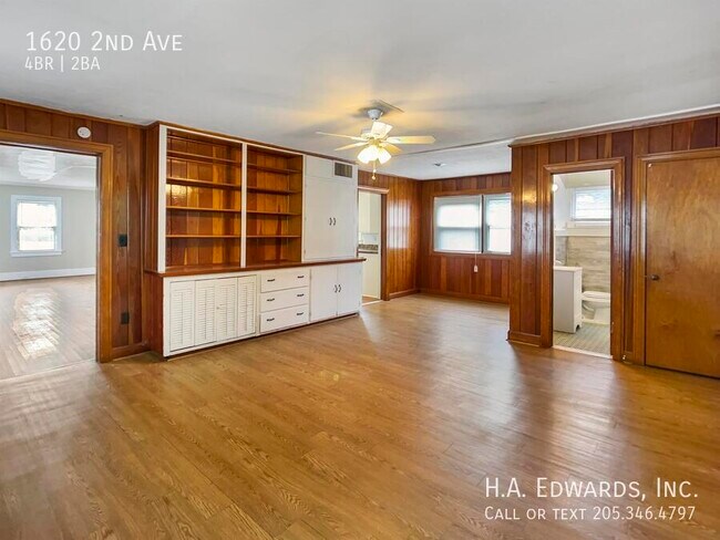 Building Photo - 1620 2nd Ave