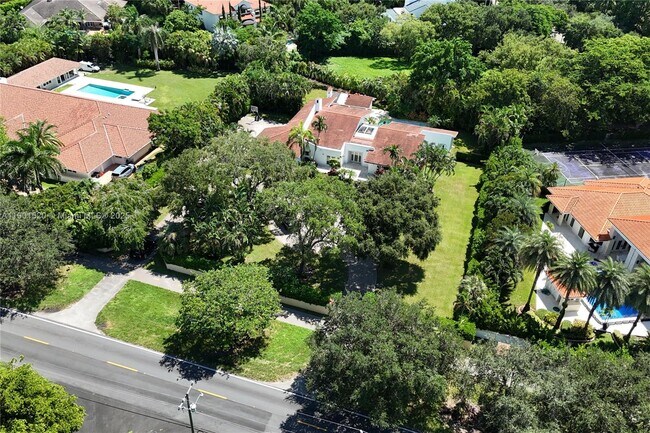 Building Photo - 8303 Old Cutler Rd
