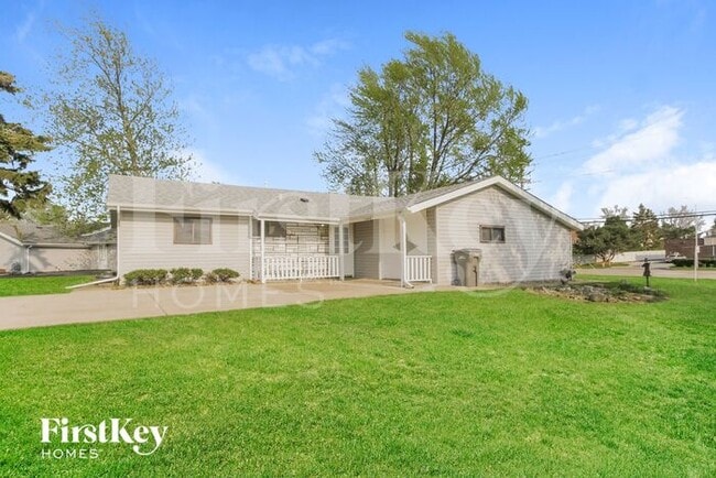 Building Photo - 17031 S 88th Ave