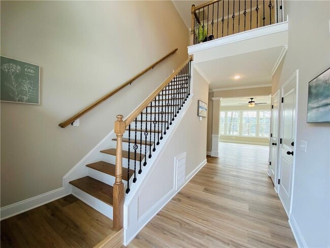 Building Photo - 6960 Diana Cir