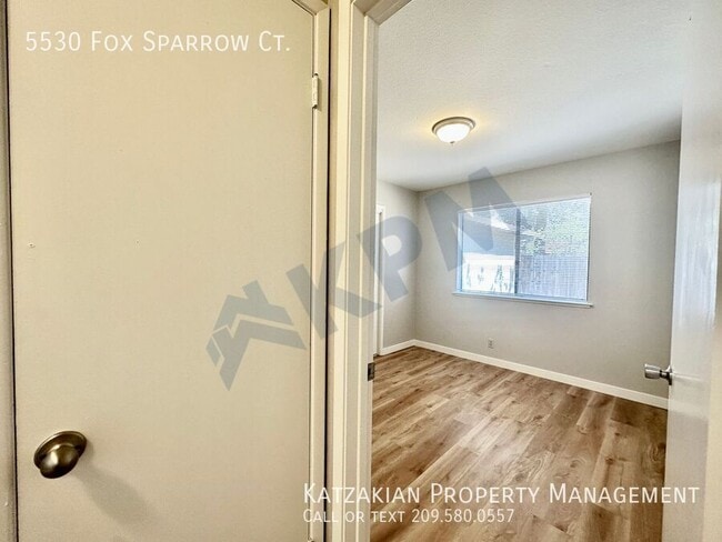 Building Photo - 5530 Fox Sparrow Ct