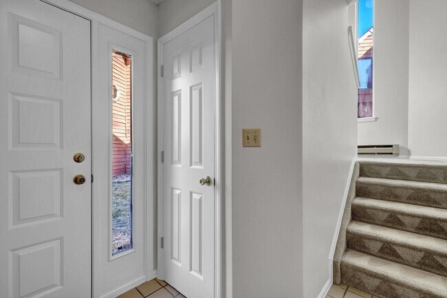 Building Photo - "Charming 2-Bedroom Townhouse in Colorado ...