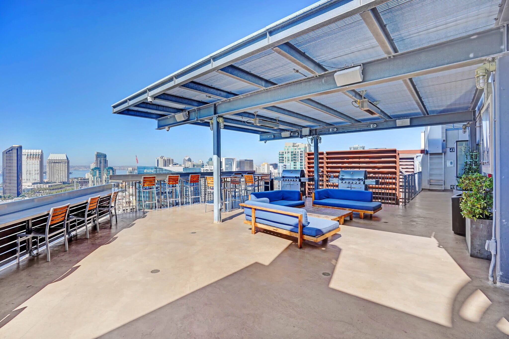 Rooftop at Icon w/amazing water and city views - 321 10th Ave
