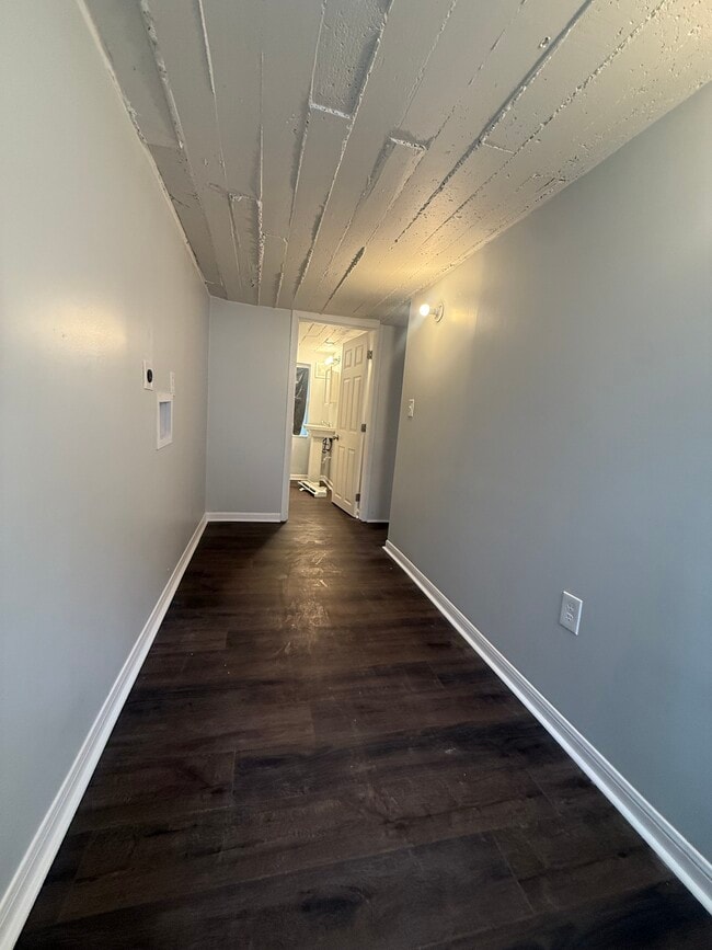 Building Photo - 1022 Byrd Ave