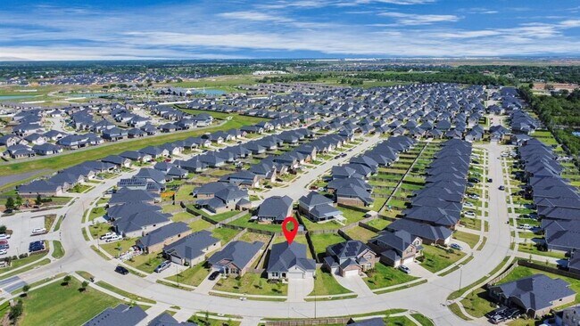 Building Photo - 8034 Royal Palm Dr