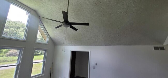 Building Photo - 6544 Swift Creek Rd