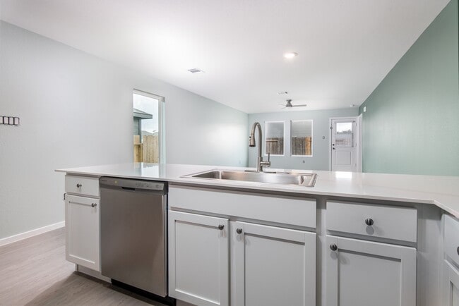 Building Photo - 14852 N Ascot Bnd Cir