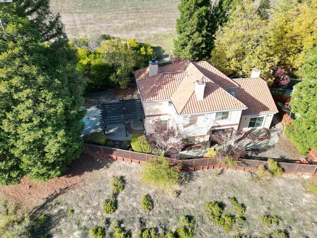 Building Photo - 1295 Whispering Oaks Pl