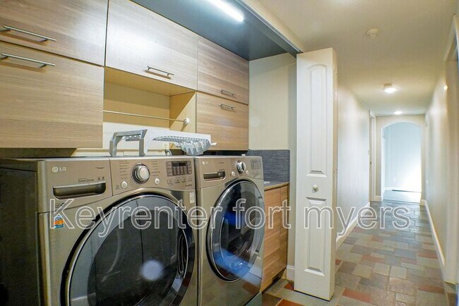 Building Photo - 112 Pinebrook Dr