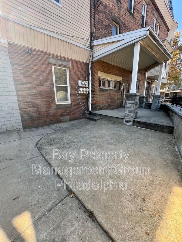 Building Photo - 953 N 48th St