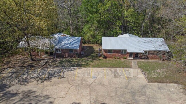 Building Photo - 1200 20th Ave S