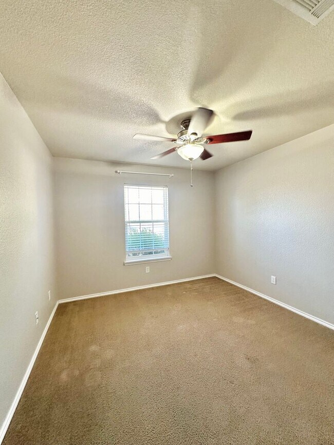 Building Photo - 2315 Windy Cir