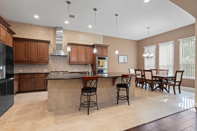 Building Photo - 10602 Comeaux Ln