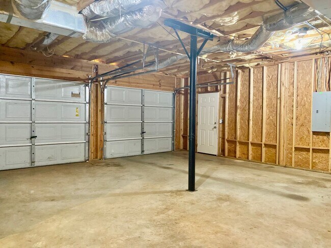 Building Photo - Dallas Rental