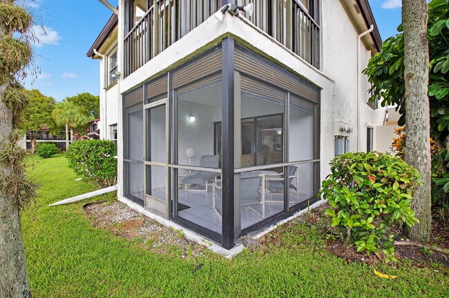 Building Photo - 7979 Eastlake Dr