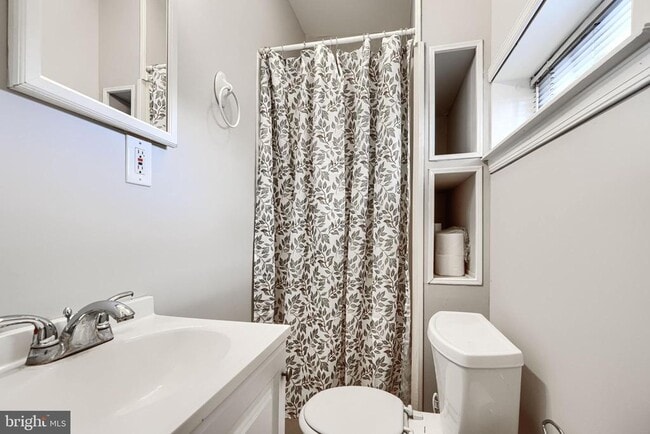 Building Photo - 1230 Wall St