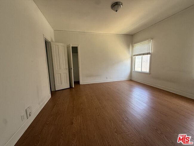 Building Photo - 127 Catalina St