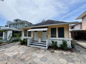 Building Photo - 142 6th Ave N