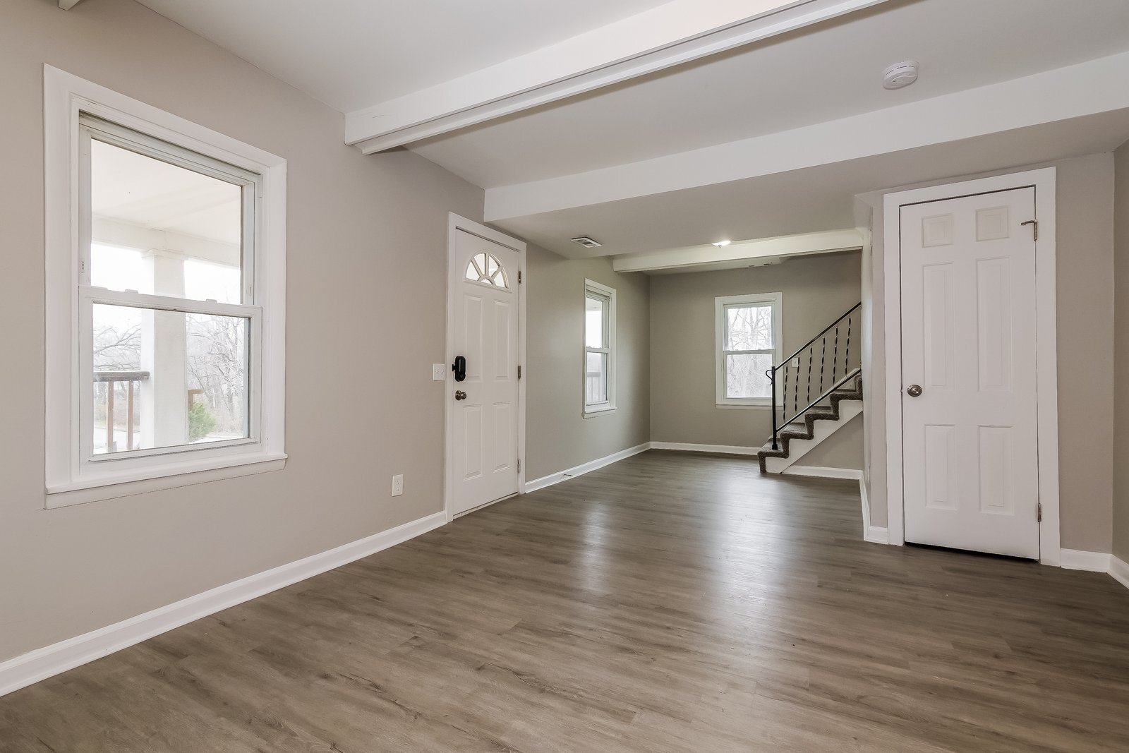 Building Photo - 901 S Leslie Ave