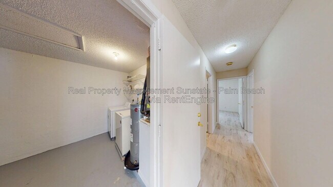 Building Photo - 5401 Pinnacle Ln