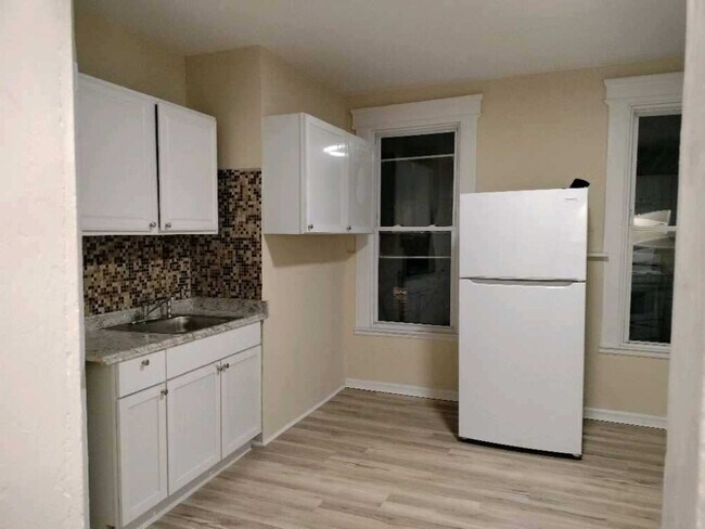 Building Photo - 680 Dixwell Ave