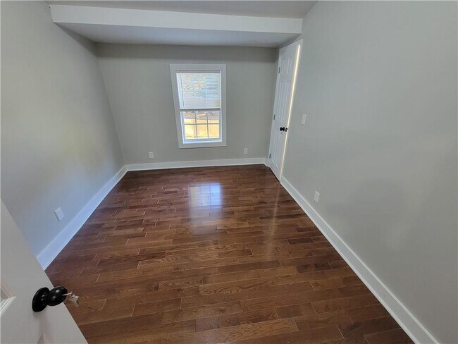 Building Photo - 768 4th St