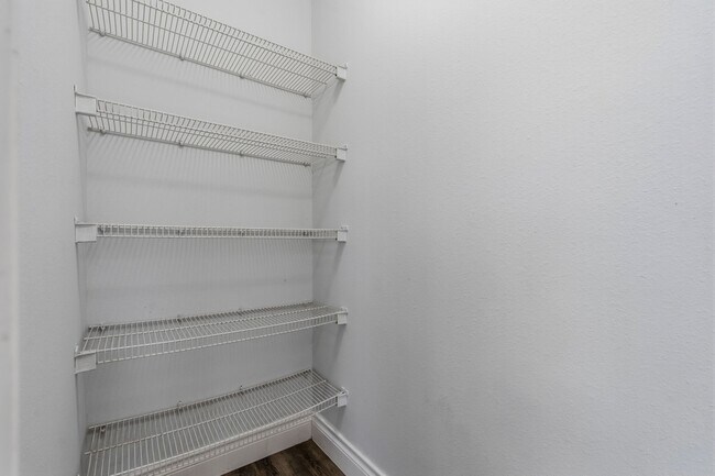 Building Photo - 1427 Hade Falls Ln