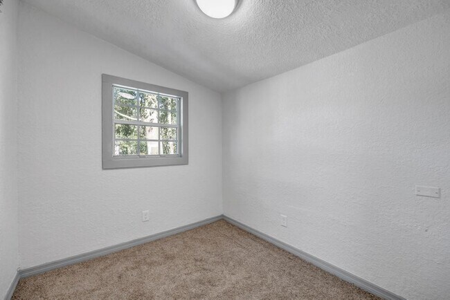 Building Photo - 8025 Paul Jones Dr