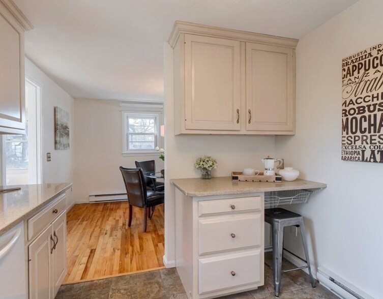 Building Photo - 438 Old Bedford Rd