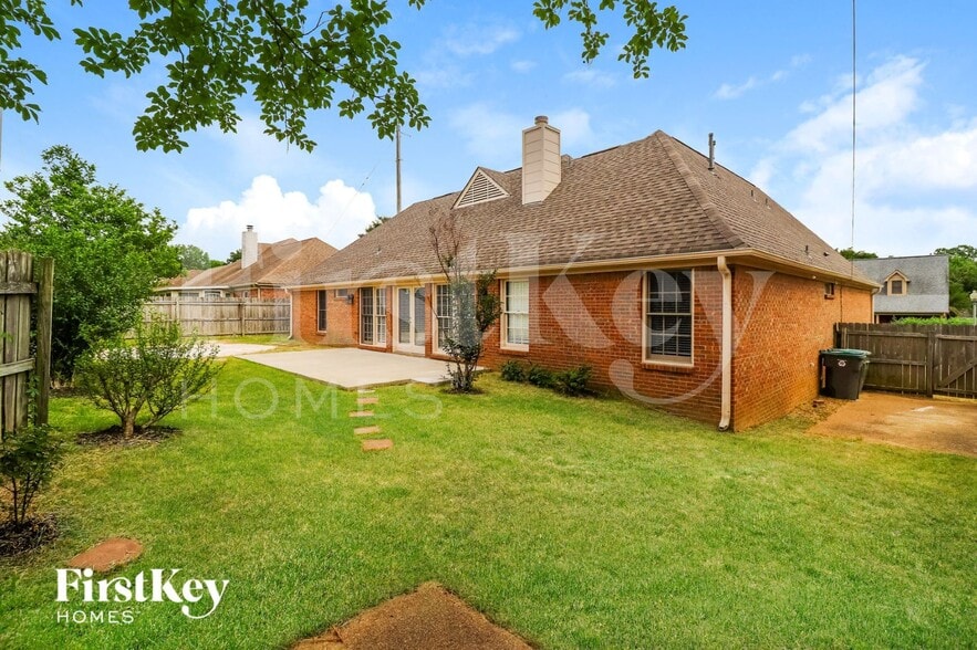 Building Photo - 7598 Dexter Manor Dr