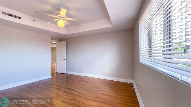 Building Photo - 4241 N Ocean Blvd
