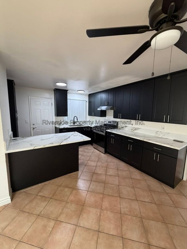 Building Photo - 4500 Sutton Pl