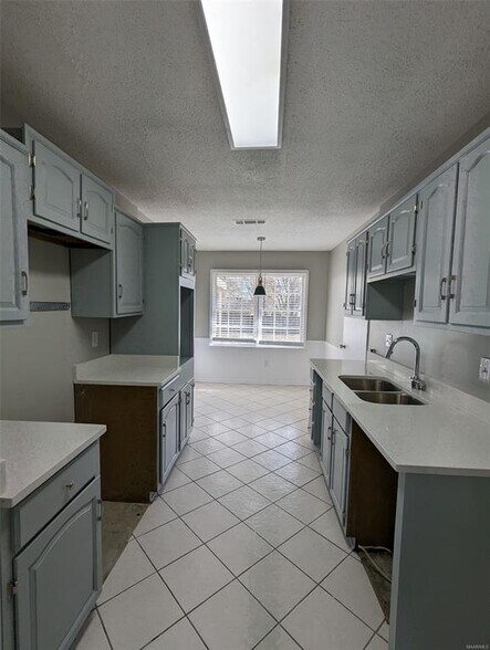 Building Photo - 2629 Old Orchard Ln