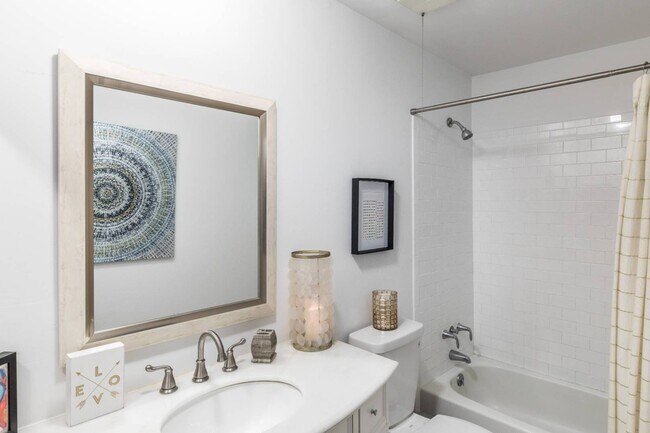 Building Photo - 50 Hubbard Ln