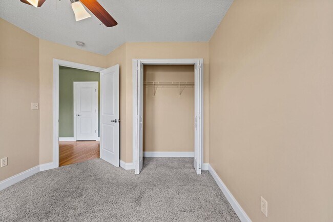 Building Photo - Delightful 3-Bedroom, 2-Bathroom with Fenc...