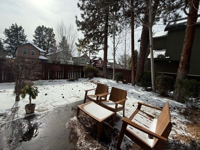 Building Photo - Beautifully Maintained 2 Bed/ 2.5 Bath - River Canyon Estates