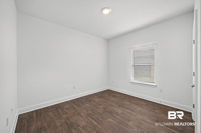 Building Photo - 13390 Shea Cir