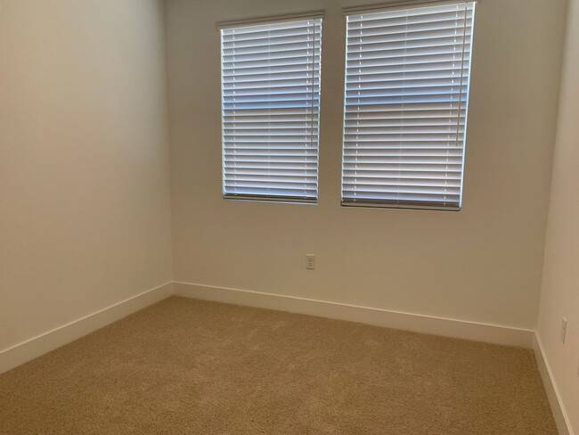 Building Photo - Brand NEW 4 bedroom 1 story home Rancho Co...
