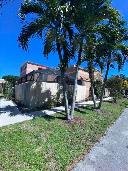 Primary Photo - 6190 Seven Springs Blvd