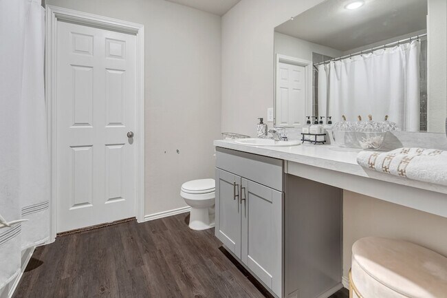 Building Photo - 9921 Spg Crk Rd